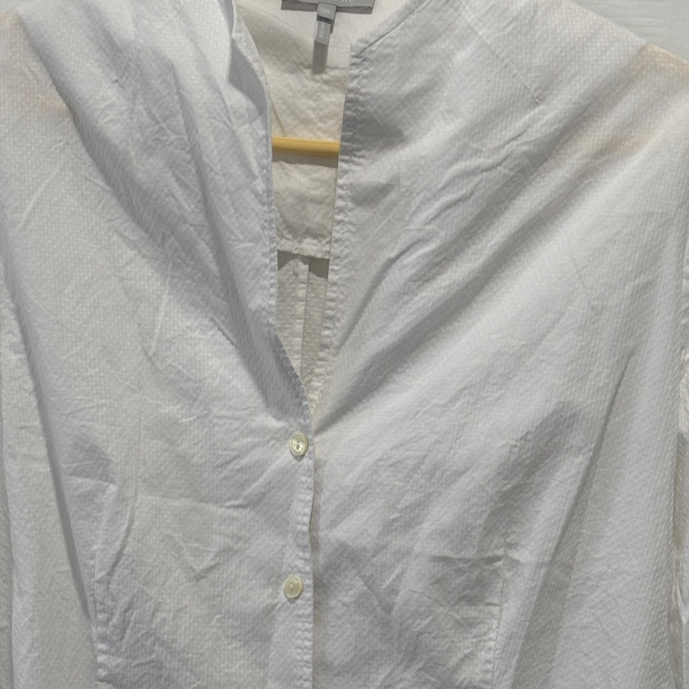 Elegant White Textured Blouse - Picture 3 of 15